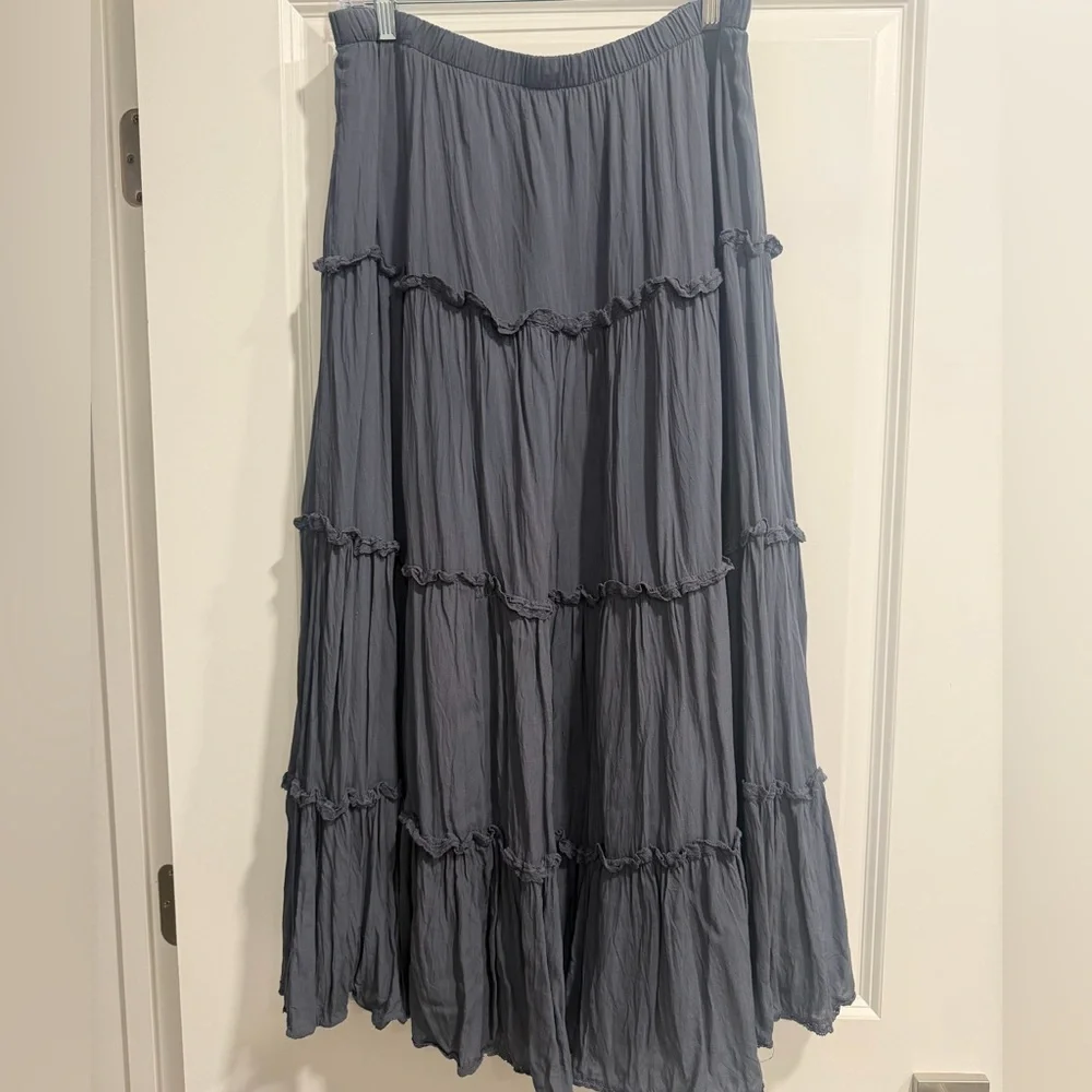 Aritzia Damasque Skirt in Vintage Navy size Large - Picture 8 of 12